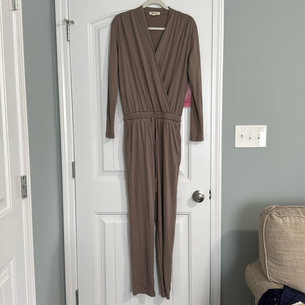 NanaMacs Fashion on Earth hello darling jumpsuit (tan) SMALL - Picture 2 of 13
